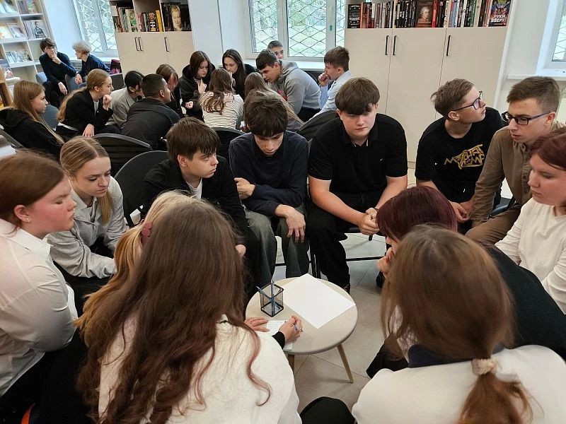 В Центральной библиотеке имени Инны Гофф прошла познавательная программа «Война 1812 года» В Центральной библиотеке имени Инны Гофф прошла познавательная программа «Война 1812 года»