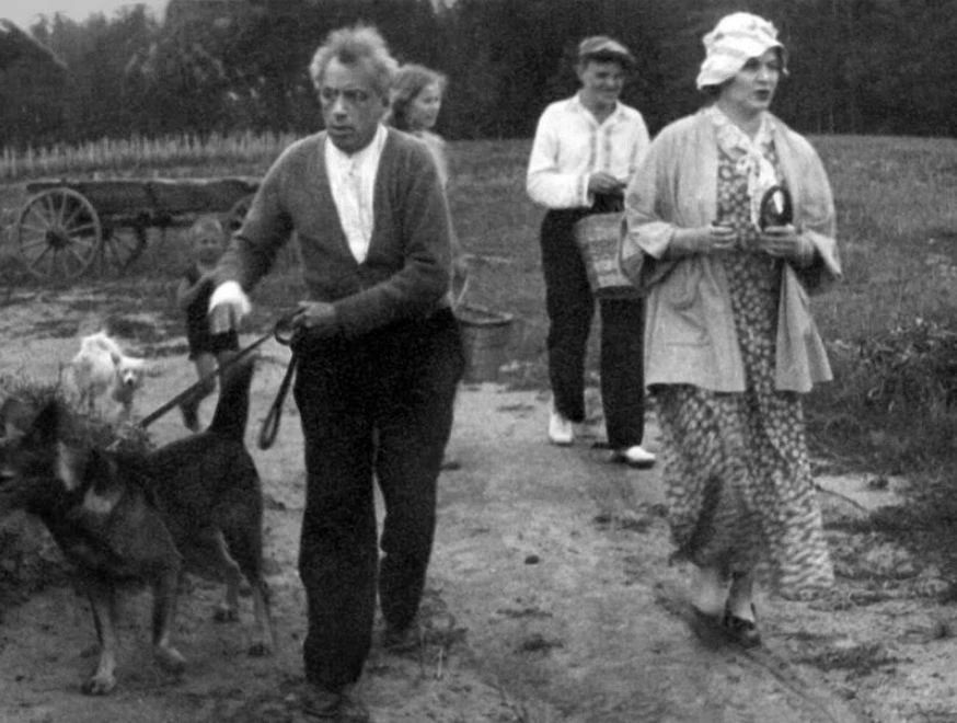 Что связывает режиссёра-новатора Мейерхольда с Балашихой? Что связывает режиссёра-новатора Мейерхольда с Балашихой?