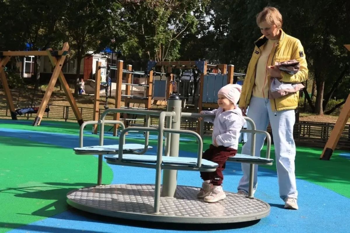 В Протвино открыли новую детскую игровую площадку В Протвино открыли новую детскую игровую площадку