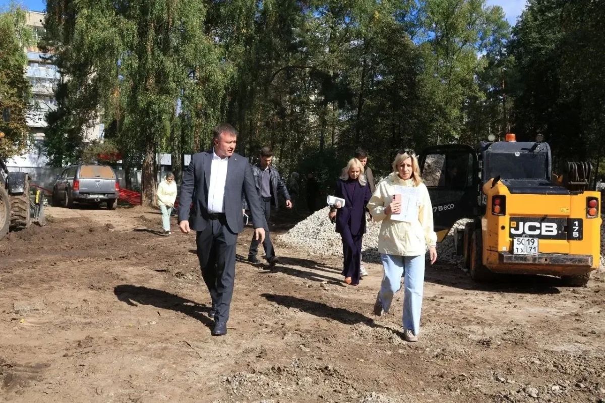 В Протвино продолжают преображать сквер «Мирабель» — этих перемен давно ждали жители В Протвино продолжают преображать сквер «Мирабель» — этих перемен давно ждали жители