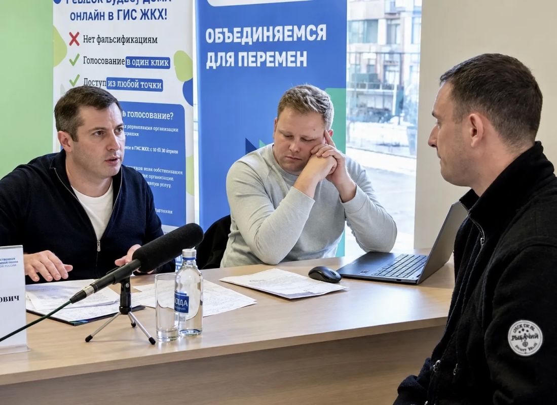 Станислав Каторов: На территории Видновской школы №11 в деревне Горки провели традиционную встречу с жителями в формате «выездной администрации» Станислав Каторов: На территории Видновской школы №11 в деревне Горки провели традиционную встречу с жителями в формате «выездной администрации»