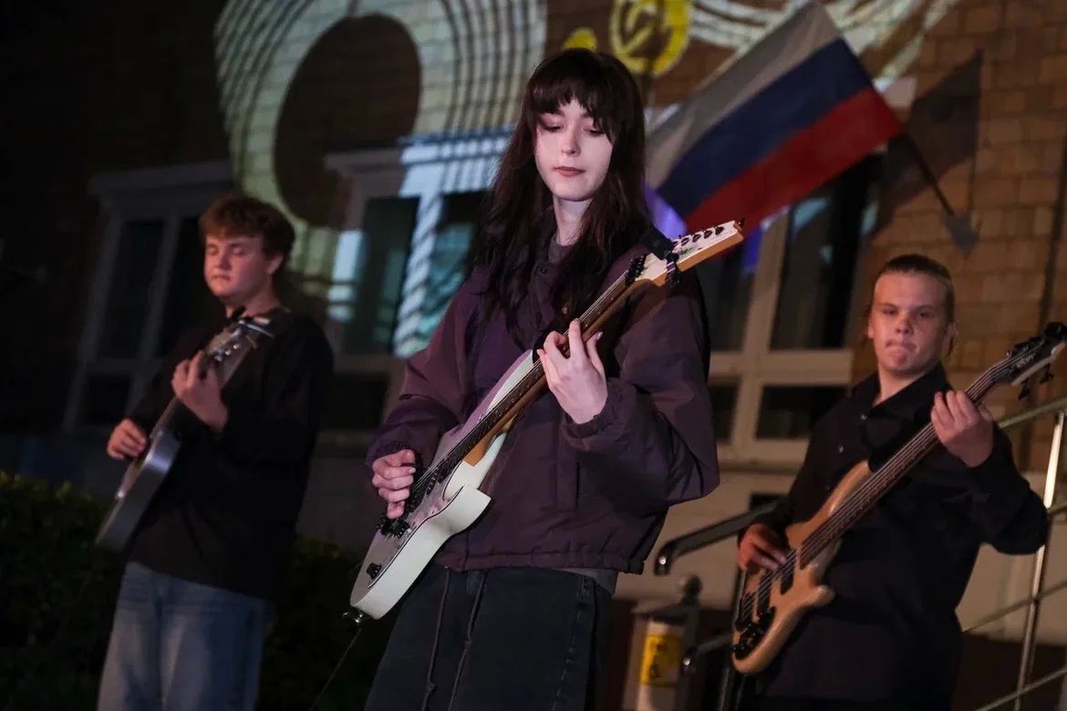 Подарок ко Дню города от детской школы искусств имени Якова Флиера Подарок ко Дню города от детской школы искусств имени Якова Флиера