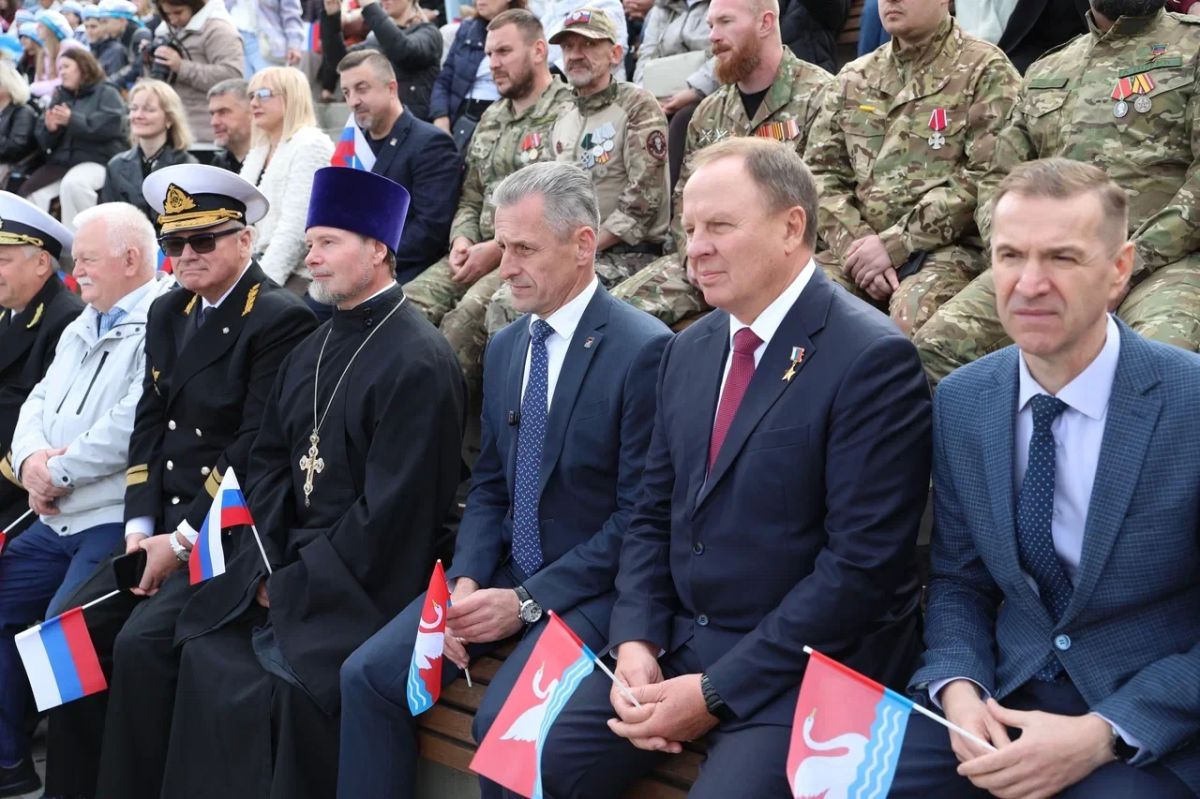 День города: в Долгопрудном состоялся парад судов и грандиозный праздник на воде! День города: в Долгопрудном состоялся парад судов и грандиозный праздник на воде!