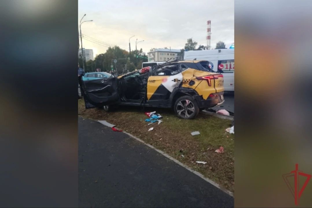 Росгвардейцы пришли на помощь пострадавшему в крупном ДТП в Подмосковье Росгвардейцы пришли на помощь пострадавшему в крупном ДТП в Подмосковье