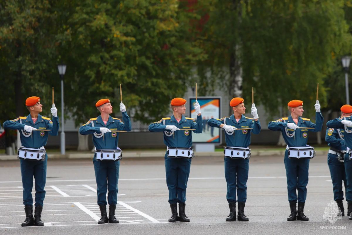 В Химках первокурсники Академии гражданской защиты МЧС России приняли военную присягу В Химках первокурсники Академии гражданской защиты МЧС России приняли военную присягу