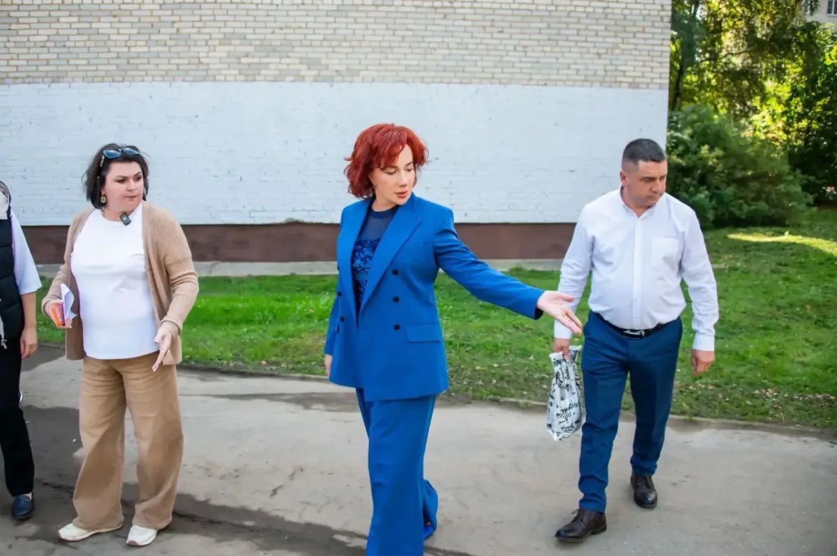 Татьяна Витушева: В ходе рабочего выезда осмотрела новую спортивную площадку у дома № 4 на улице Ленина и дома № 2 на улице Юбилейная в городе Истра Татьяна Витушева: В ходе рабочего выезда осмотрела новую спортивную площадку у дома № 4 на улице Ленина и дома № 2 на улице Юбилейная в городе Истра
