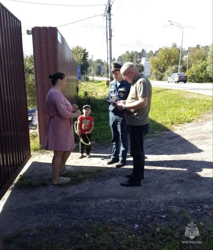 В Лосино-Петровском многодетным семьям вручили автономные пожарные извещатели В Лосино-Петровском многодетным семьям вручили автономные пожарные извещатели