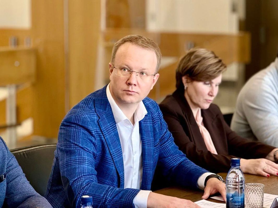 Делегация Подмосковья с рабочим визитом посетила Нижний Новгород Делегация Подмосковья с рабочим визитом посетила Нижний Новгород