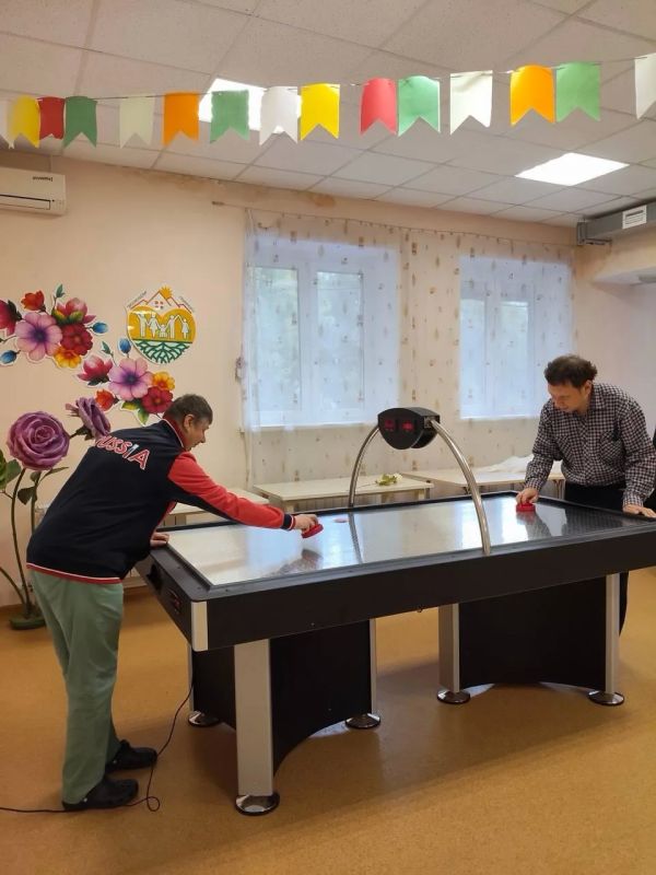 В отделении социальной реабилитации центра «Пушкинский» в Ивантеевке подопечные старше 18 лет укрепляют важные навыки в необычной форме — через игру в аэрохоккей, рассказали в Министерстве социального развития Московской... В отделении социальной реабилитации центра «Пушкинский» в Ивантеевке подопечные старше 18 лет укрепляют важные навыки в необычной форме — через игру в аэрохоккей, рассказали в Министерстве социального развития Московской...