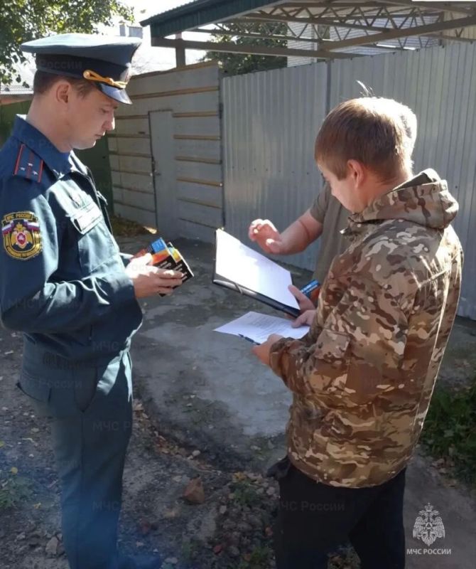 В Лосино-Петровском многодетным семьям вручили автономные пожарные извещатели В Лосино-Петровском многодетным семьям вручили автономные пожарные извещатели