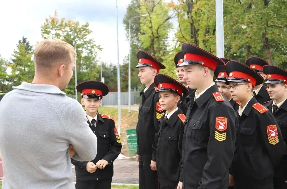 Александр Зарубин посетил Радумльский кадетский корпус Александр Зарубин посетил Радумльский кадетский корпус