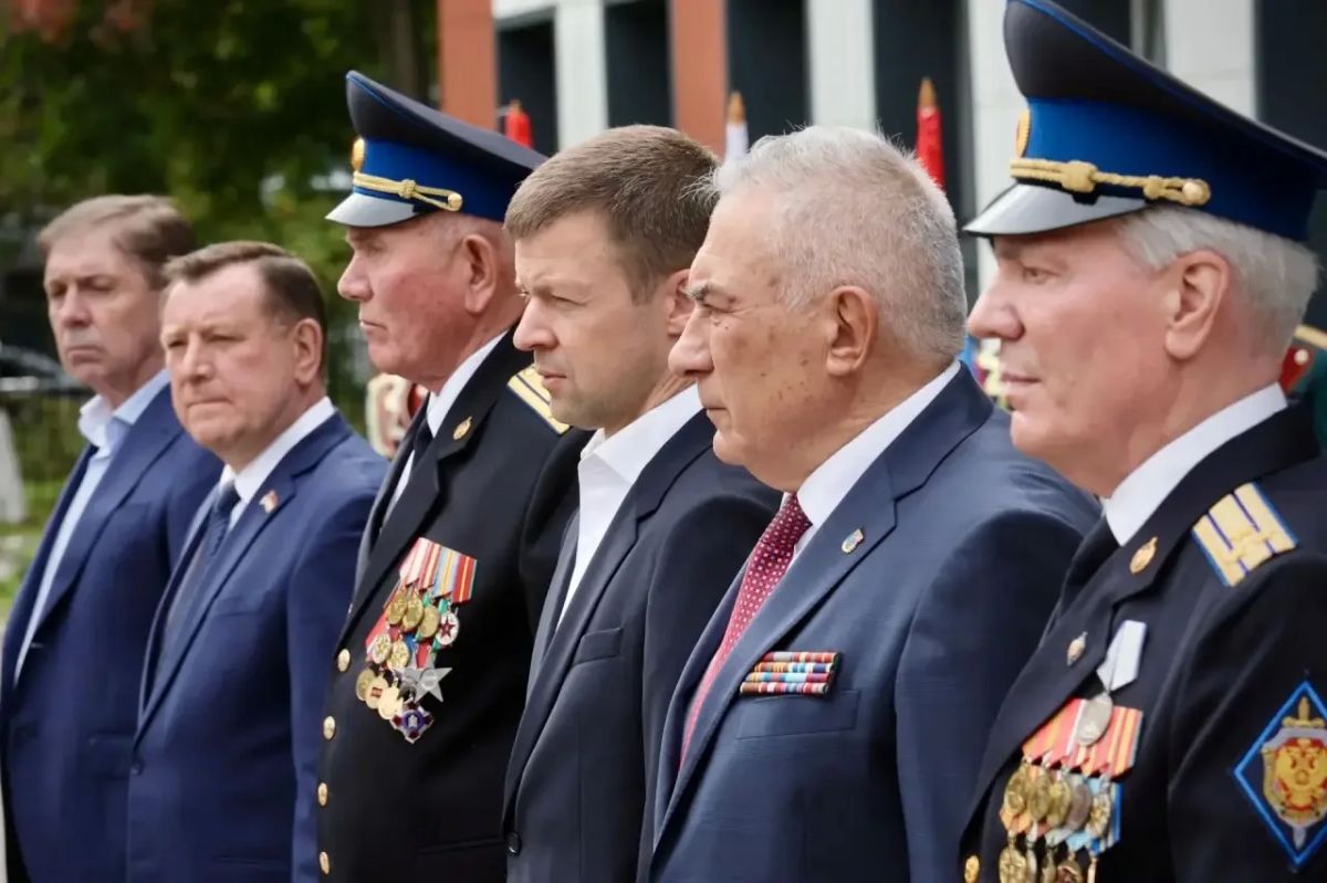 Сергей Юров: Сегодня в Павлино, на территории школы №3, открыли бюст Герою Советского Союза Григорию Ивановичу Бояринову - человеку, чья судьба и служба неразрывно связаны с Балашихой Сергей Юров: Сегодня в Павлино, на территории школы №3, открыли бюст Герою Советского Союза Григорию Ивановичу Бояринову - человеку, чья судьба и служба неразрывно связаны с Балашихой