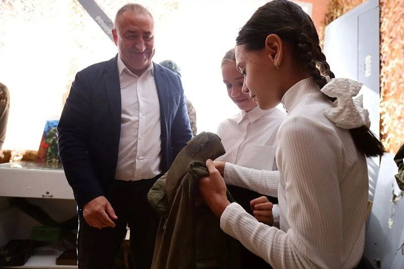В МОУ СОШ «Горизонт» состоялось открытие школьного музея, посвящённого специальной военной операции В МОУ СОШ «Горизонт» состоялось открытие школьного музея, посвящённого специальной военной операции