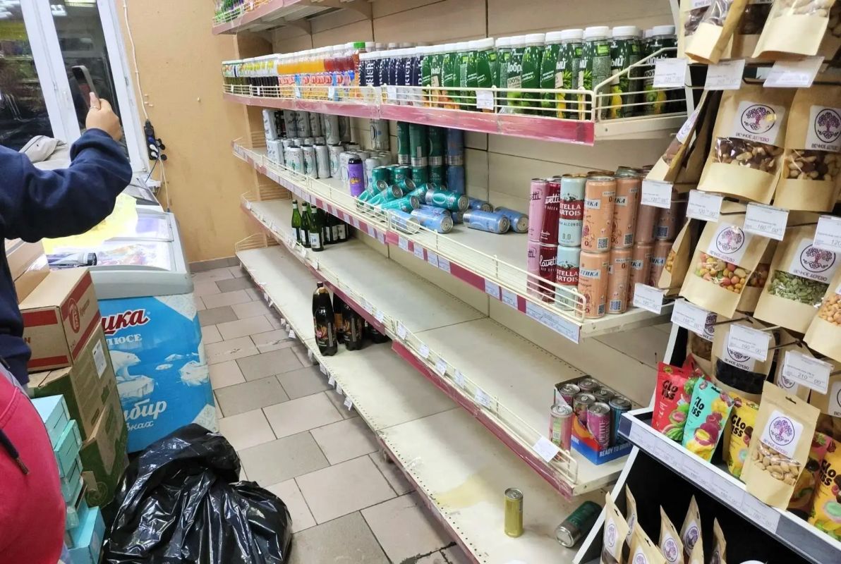 В магазине на Сукромке пресекли незаконную продажу алкоголя В магазине на Сукромке пресекли незаконную продажу алкоголя