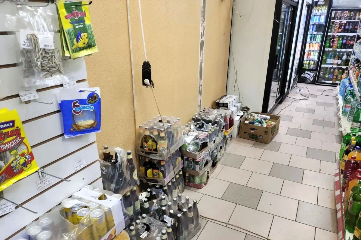 В магазине на Сукромке пресекли незаконную продажу алкоголя В магазине на Сукромке пресекли незаконную продажу алкоголя
