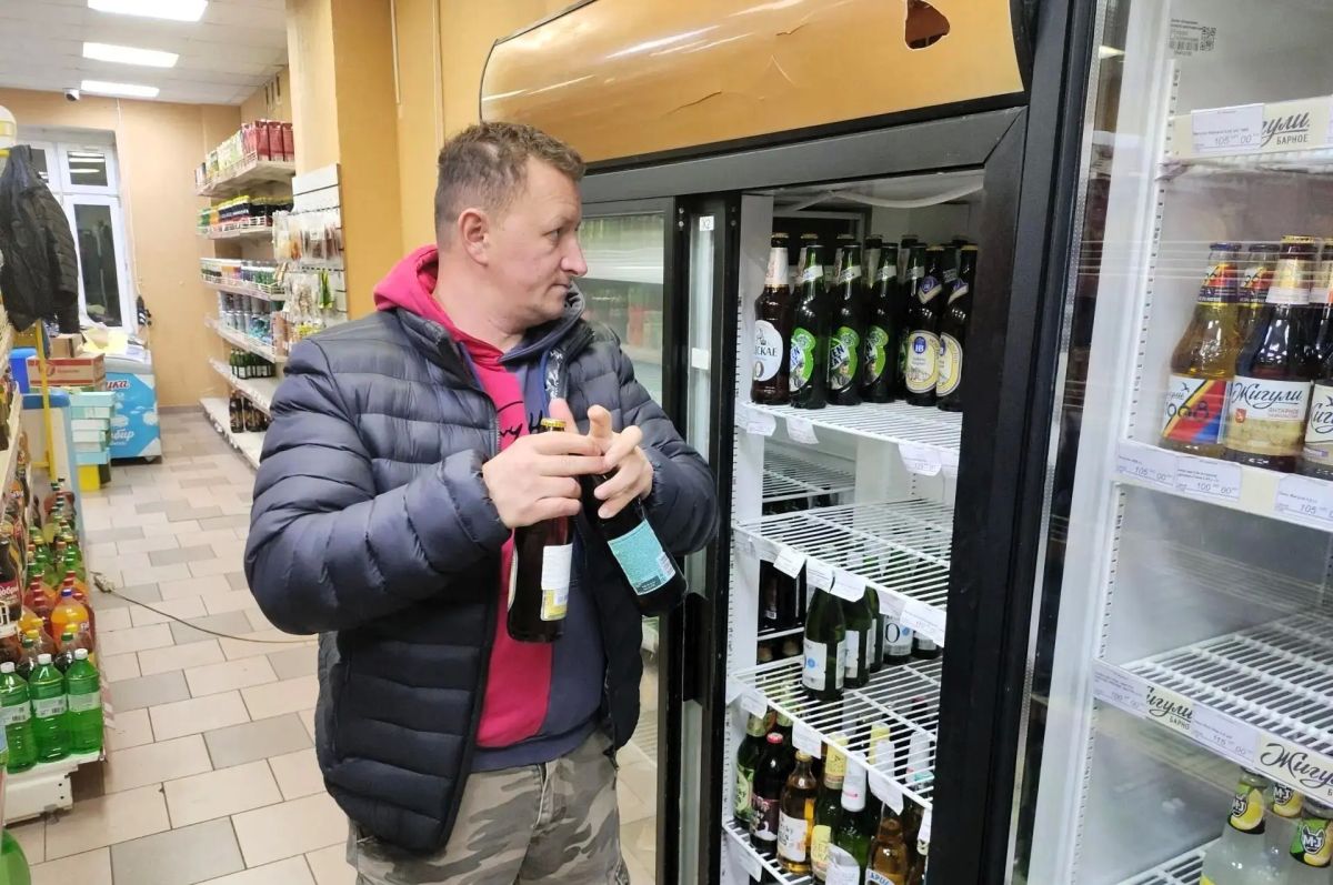 В магазине на Сукромке пресекли незаконную продажу алкоголя В магазине на Сукромке пресекли незаконную продажу алкоголя