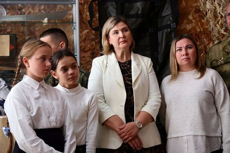 В МОУ СОШ «Горизонт» состоялось открытие школьного музея, посвящённого специальной военной операции В МОУ СОШ «Горизонт» состоялось открытие школьного музея, посвящённого специальной военной операции