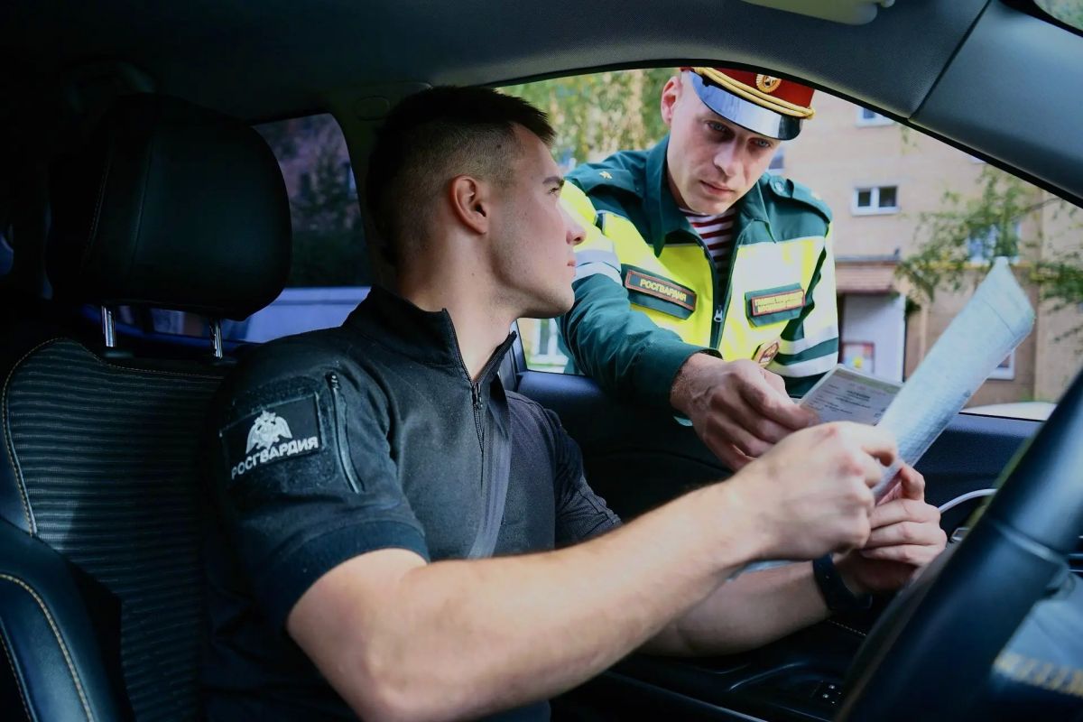 Специалисты военной автомобильной инспекции проводят мероприятия по обеспечению безопасности дорожного движения в регионе Специалисты военной автомобильной инспекции проводят мероприятия по обеспечению безопасности дорожного движения в регионе