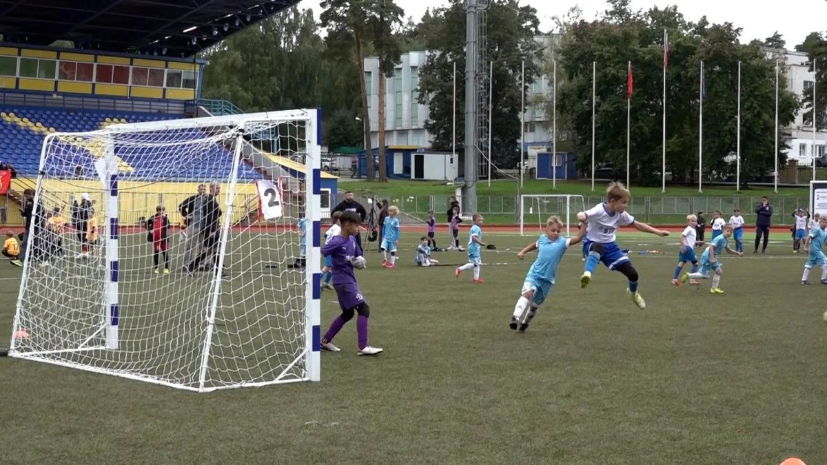 Энергия спорта – более 300 спортсменов приняли участие в футбольном турнире в Красногорске Энергия спорта – более 300 спортсменов приняли участие в футбольном турнире в Красногорске