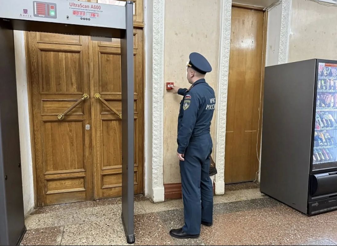 В Воскресенске прошли ежеквартальные тренировки по эвакуации В Воскресенске прошли ежеквартальные тренировки по эвакуации