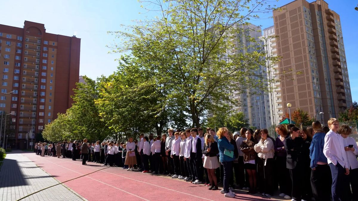 Без паники: в школе Долгопрудного объявлена пожарная тревога Без паники: в школе Долгопрудного объявлена пожарная тревога