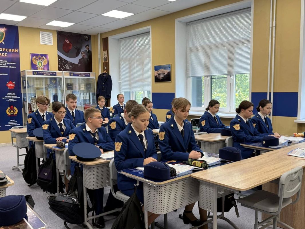 В единственный в ЦФО прокурорский класс, открытый в гимназии №5 Люберец, поступили 28 человек В единственный в ЦФО прокурорский класс, открытый в гимназии №5 Люберец, поступили 28 человек