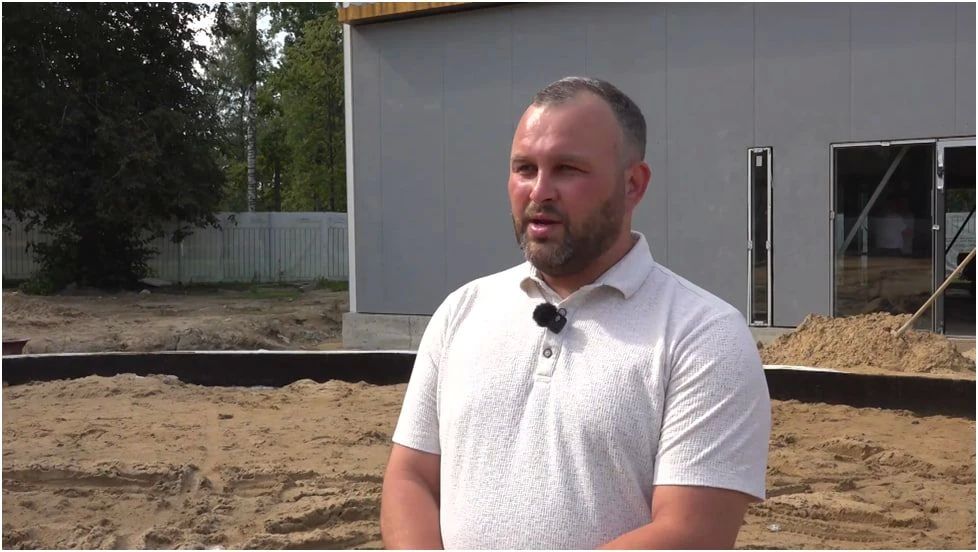В парке Островского продолжается строительство стационарного катка В парке Островского продолжается строительство стационарного катка
