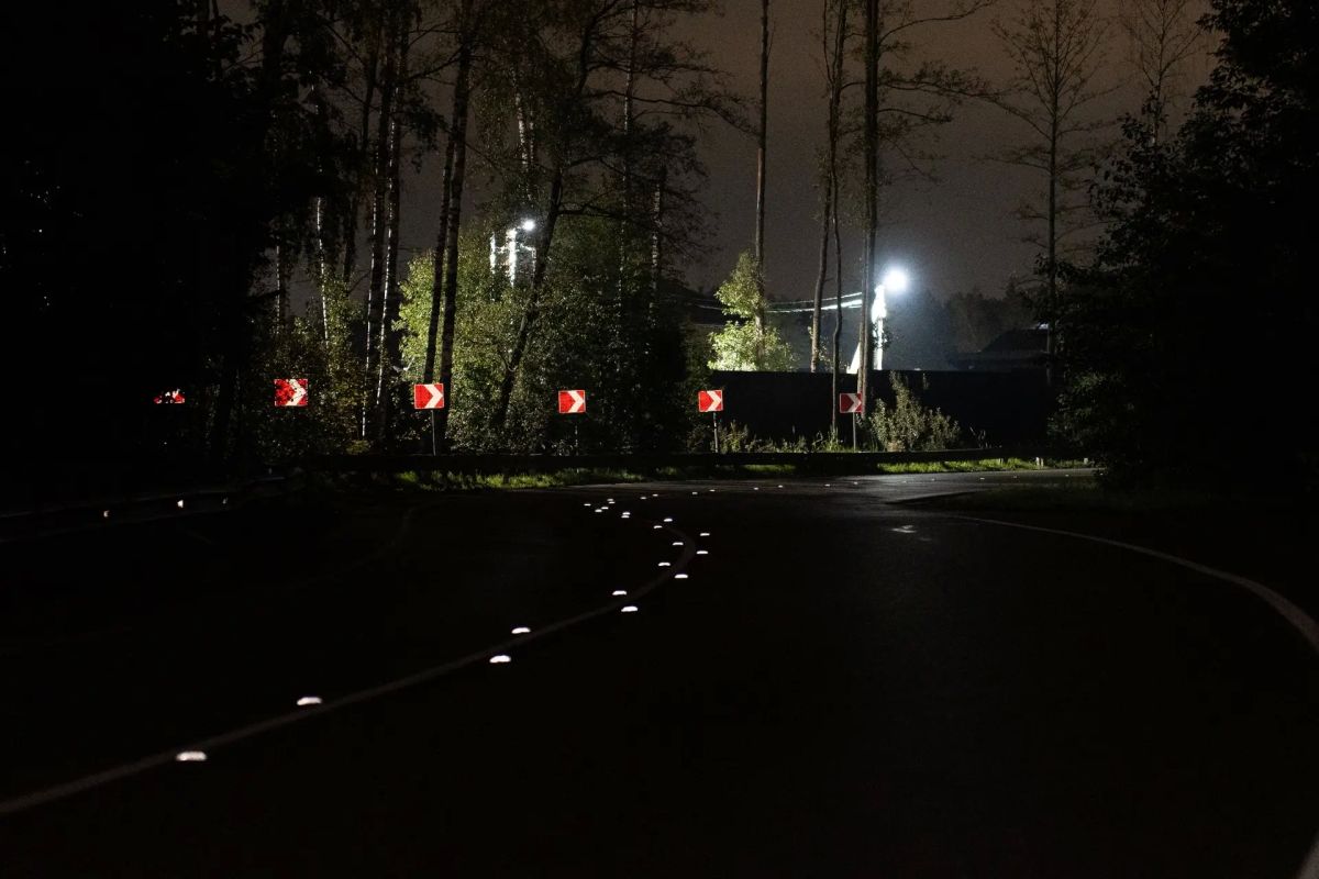 Специалисты Мосавтодора завершили устройство катафотов — всего установили 8 800 штук на 111 участках региональных дорог в 18 округах Подмосковья Специалисты Мосавтодора завершили устройство катафотов — всего установили 8 800 штук на 111 участках региональных дорог в 18 округах Подмосковья