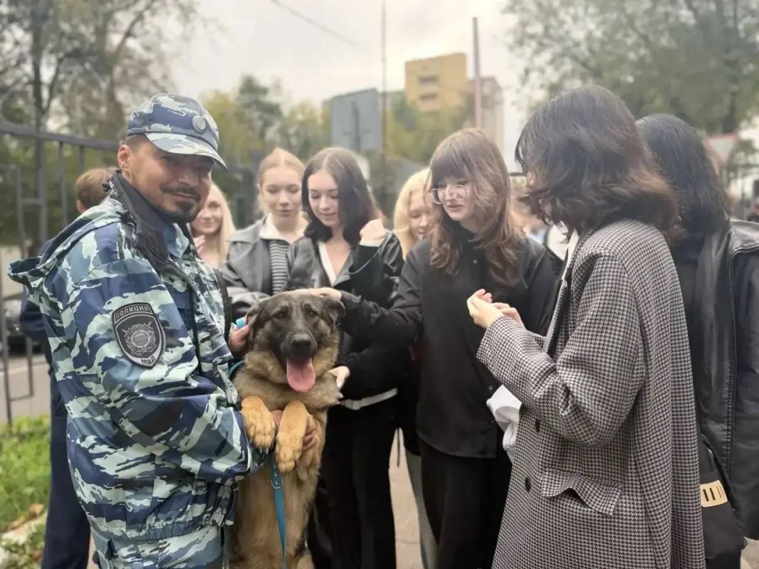 В Красногорске состоялось мероприятие, в рамках которого студенты смогли познакомиться с работой правоохранительных органов не по учебникам, а на практике В Красногорске состоялось мероприятие, в рамках которого студенты смогли познакомиться с работой правоохранительных органов не по учебникам, а на практике