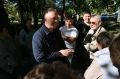 Глава городского округа Серпухов Алексей Шимко вместе с депутатом окружного Совета Максимом Валиковым и сотрудниками коммунальной отрасли встретился с жителями дома №6 на 1-м Оборонном переулке