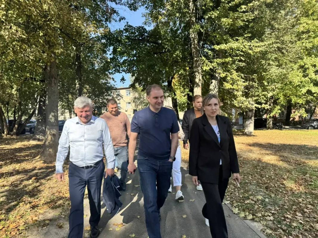 Первый заместитель главы округа Владимир Кравцов провёл обход в микрорайоне Зеленовский Первый заместитель главы округа Владимир Кравцов провёл обход в микрорайоне Зеленовский