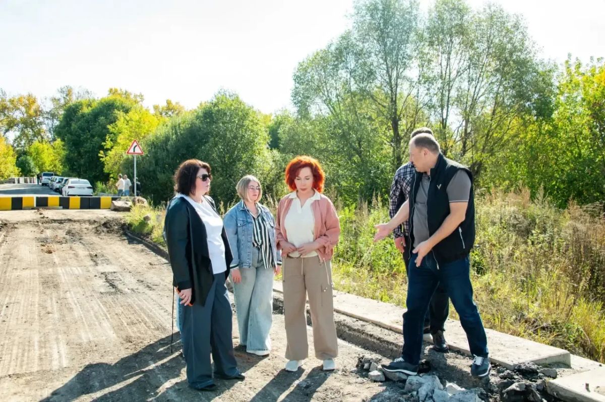 Татьяна Витушева: В посёлке Первомайский завершено строительство тротуара к железнодорожной станции «Чеховская» и начался разбор конструкций моста через реку «Маглуша» Татьяна Витушева: В посёлке Первомайский завершено строительство тротуара к железнодорожной станции «Чеховская» и начался разбор конструкций моста через реку «Маглуша»