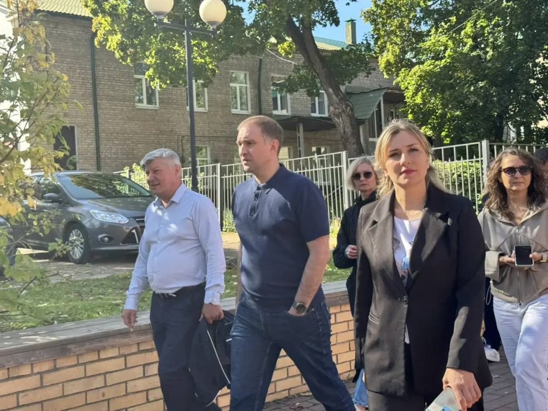Первый заместитель главы округа Владимир Кравцов провёл обход в микрорайоне Зеленовский Первый заместитель главы округа Владимир Кравцов провёл обход в микрорайоне Зеленовский