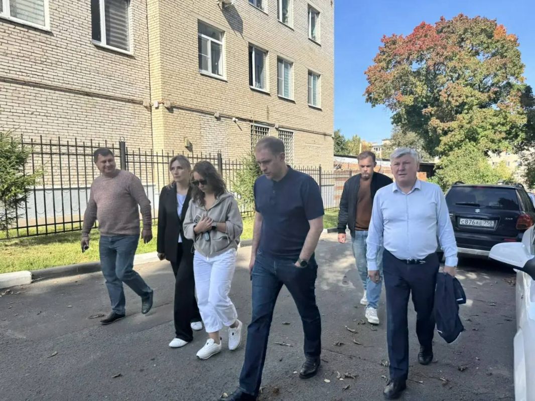 Первый заместитель главы округа Владимир Кравцов провёл обход в микрорайоне Зеленовский Первый заместитель главы округа Владимир Кравцов провёл обход в микрорайоне Зеленовский