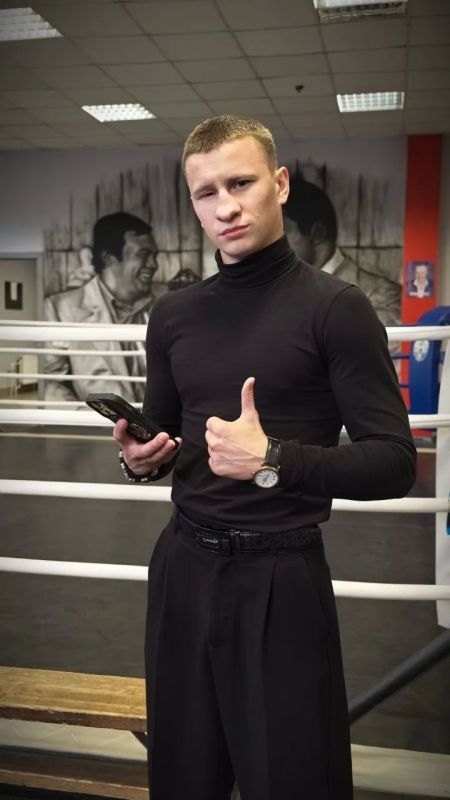 Заслуженный мастер спорта по боксу, чемпион мира среди военнослужащих Дмитрий Двали проголосовал на выборах при помощи дистанционного электронного голосования