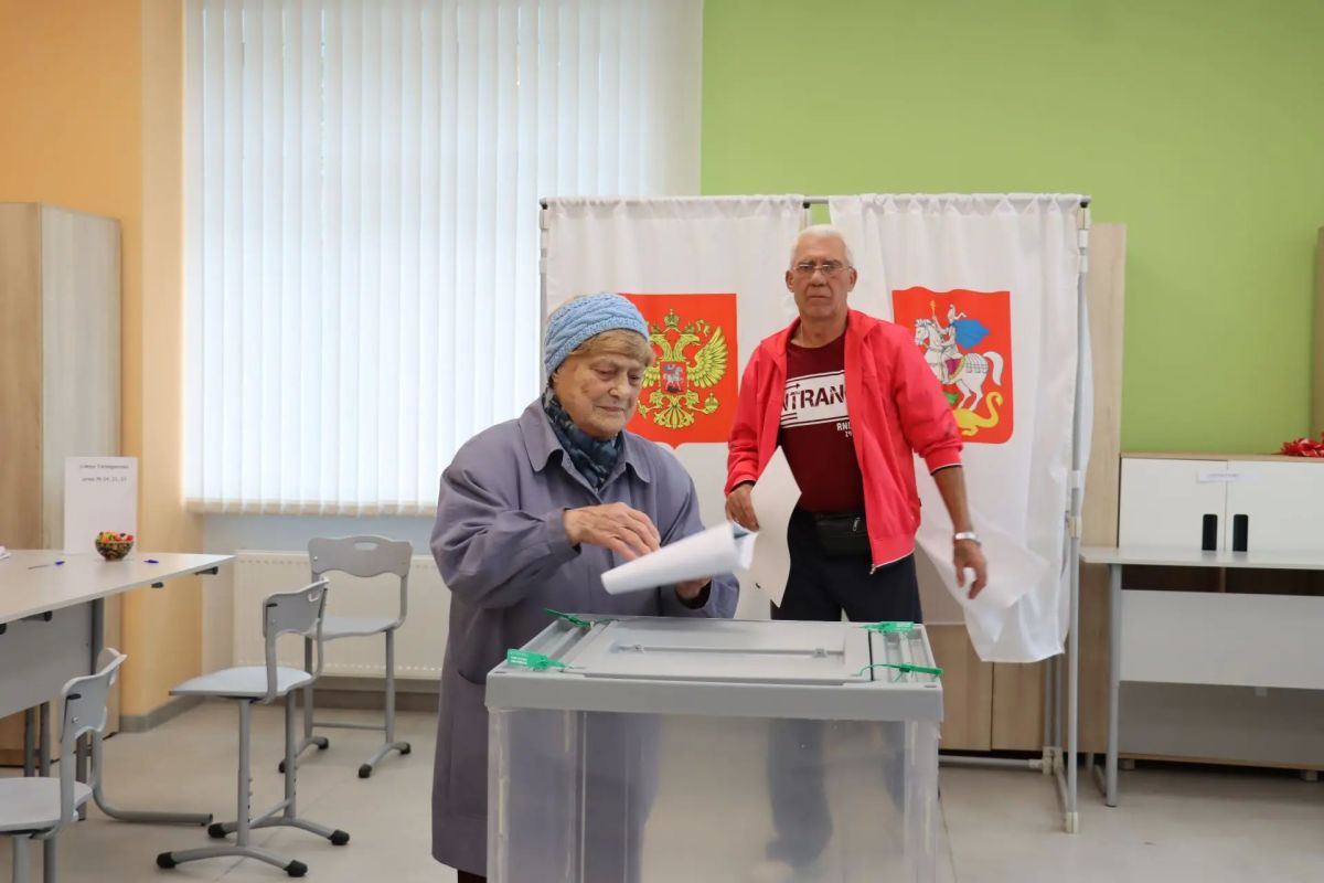 Александр Коган проверил работу избирательных участков в Ступино Александр Коган проверил работу избирательных участков в Ступино