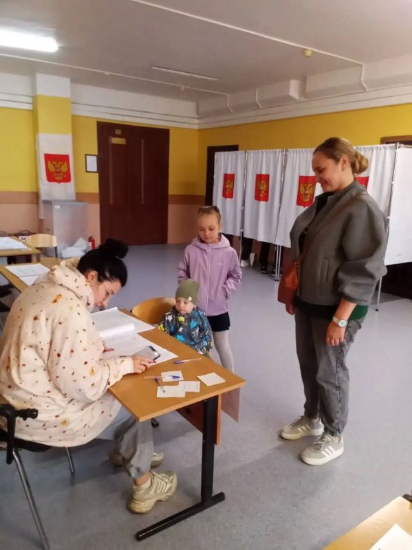 Вместе на выборы: жители приходят семьями Вместе на выборы: жители приходят семьями