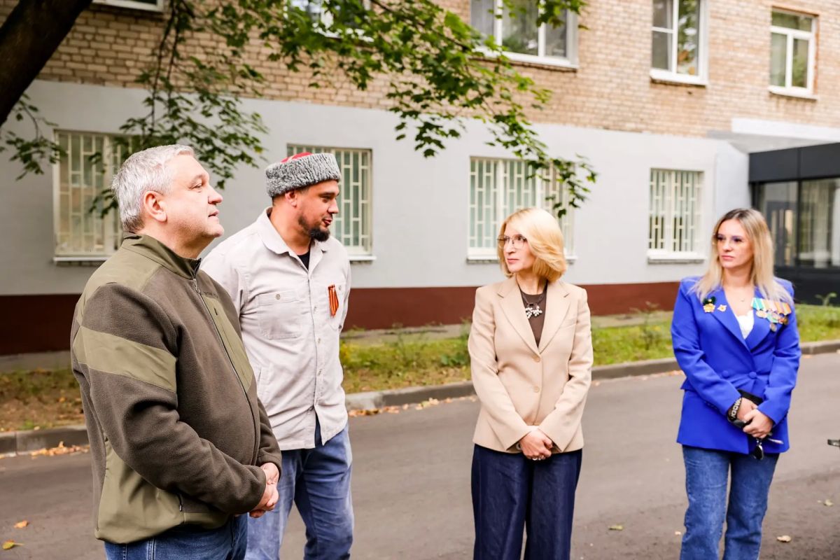 Юлия Купецкая: В Едином центре поддержки участников СВО и их семей встретились с нашим земляком – бойцом спецоперации «Давыдом», который сейчас находится в отпуске Юлия Купецкая: В Едином центре поддержки участников СВО и их семей встретились с нашим земляком – бойцом спецоперации «Давыдом», который сейчас находится в отпуске