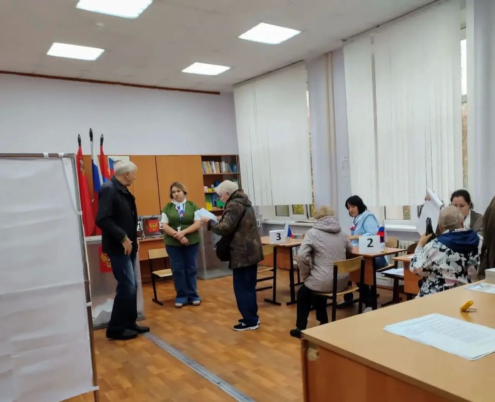 Жители Балашихи голосуют на выборах депутатов Госдумы и Мособлдумы Жители Балашихи голосуют на выборах депутатов Госдумы и Мособлдумы