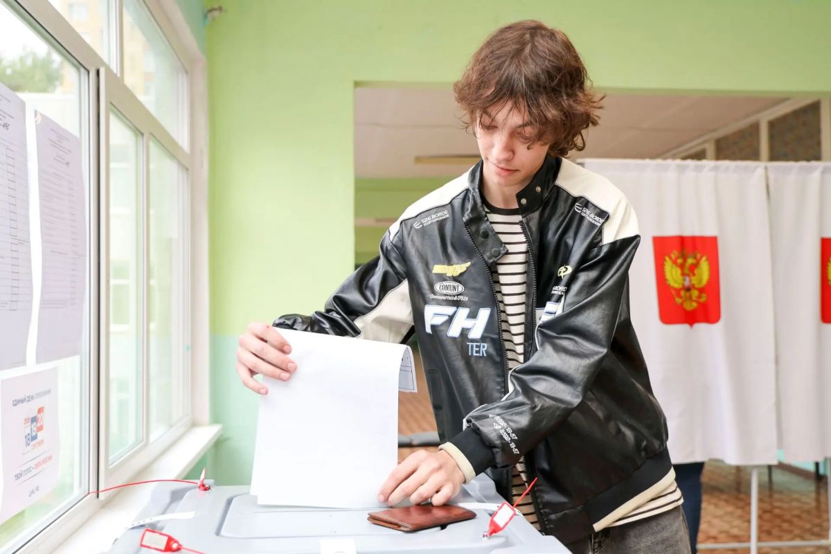 Посетил избирательные участки, расположенные в школах № 5, 22, гимназии «Новое поколение» и в культурном центре «Досуг» Посетил избирательные участки, расположенные в школах № 5, 22, гимназии «Новое поколение» и в культурном центре «Досуг»