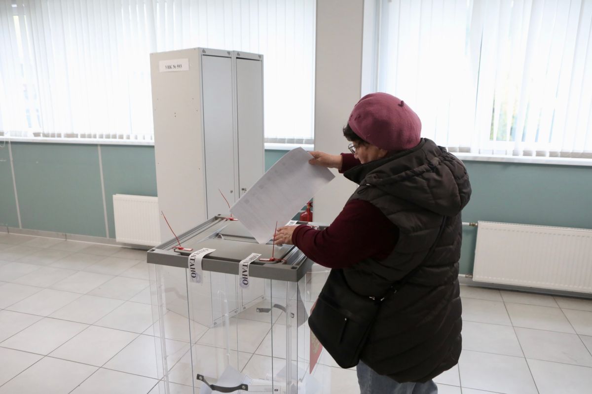 Депутат Совета депутатов Балашихи от партии «Справедливая Россия» Сергей Бутусов проголосовал на выборах в Госдуму и Мособлдуму Депутат Совета депутатов Балашихи от партии «Справедливая Россия» Сергей Бутусов проголосовал на выборах в Госдуму и Мособлдуму
