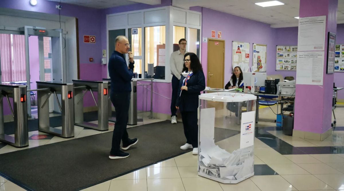 Александр Коган проверил работу избирательных участков в Ступино Александр Коган проверил работу избирательных участков в Ступино