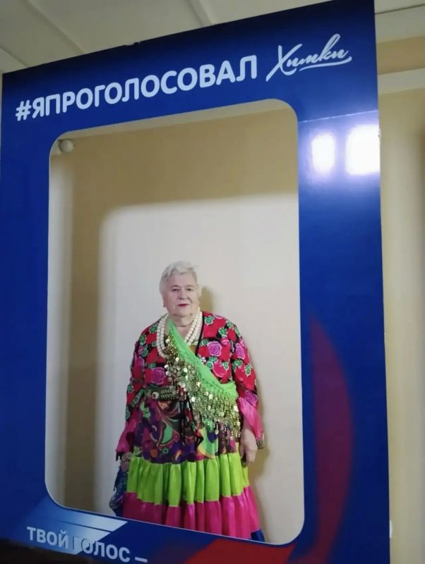 Первые избиратели уже проголосовали в Химках Первые избиратели уже проголосовали в Химках