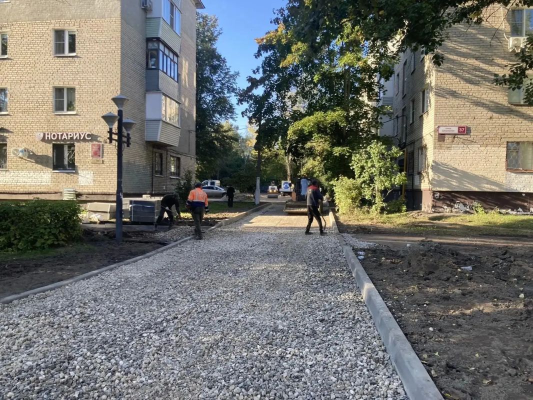 В Богородском округе активно ведутся работы по ремонту и благоустройству пешеходных зон и дорожной инфраструктуры