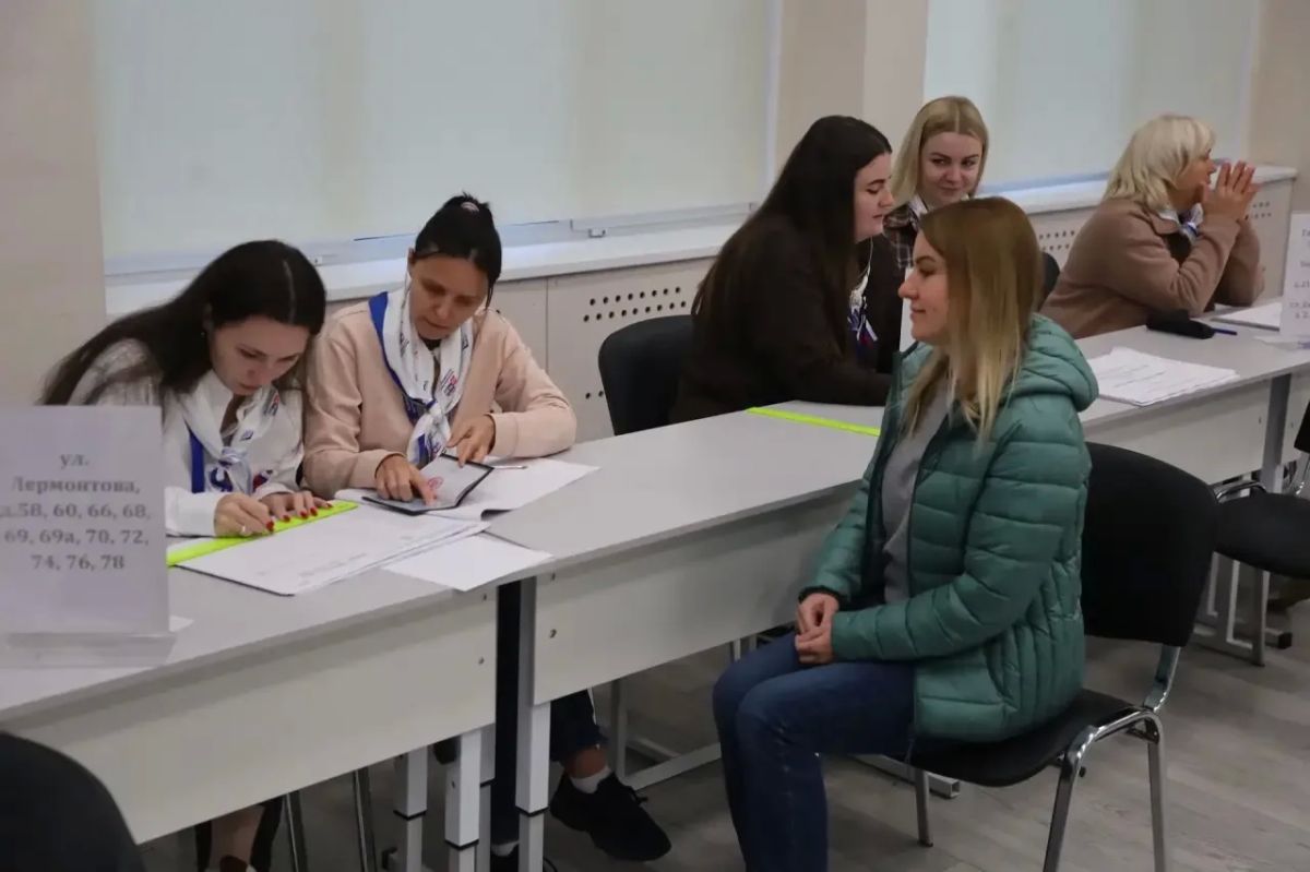 Учителя округа голосуют за достойное будущее детей Учителя округа голосуют за достойное будущее детей