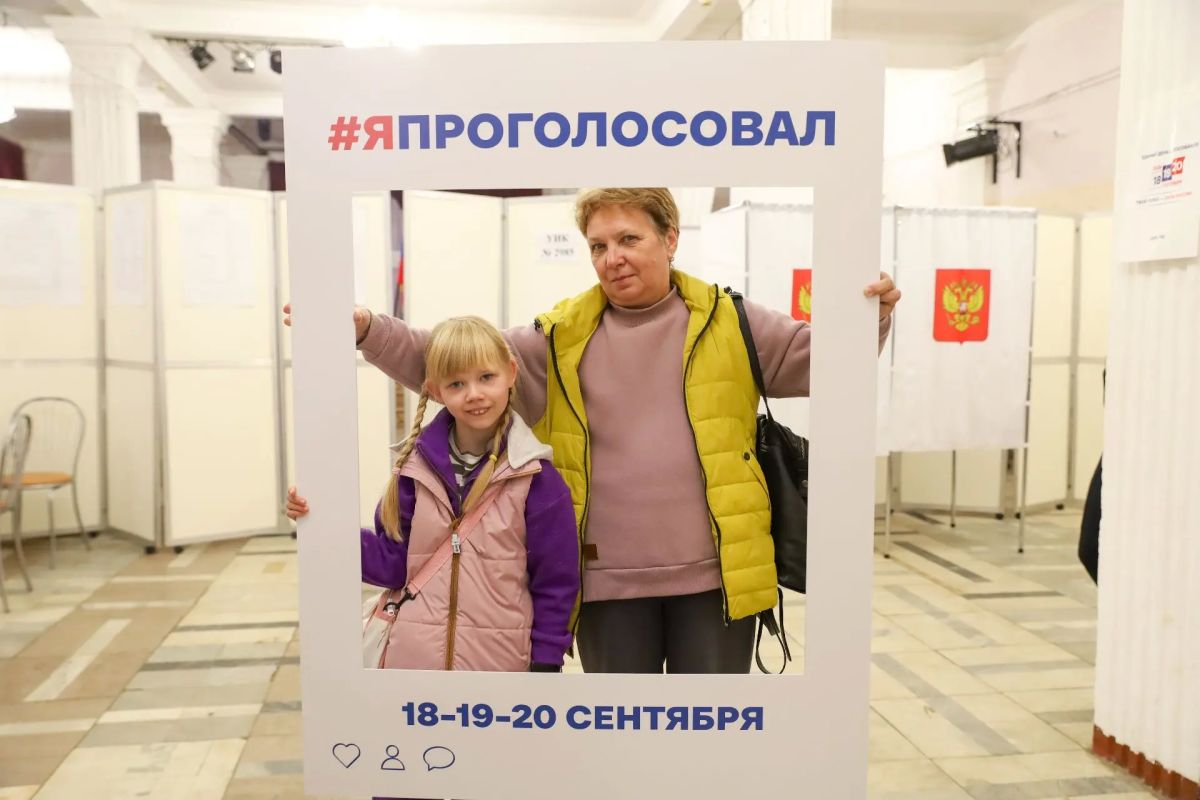 Константин Михальков: Сегодня на избирательных участках Солнечногорска уже побывали дети Великой Отечественной войны, участники СВО, Почётные граждане округа, молодёжь, депутаты Совета депутатов, врачи, работники культуры и... Константин Михальков: Сегодня на избирательных участках Солнечногорска уже побывали дети Великой Отечественной войны, участники СВО, Почётные граждане округа, молодёжь, депутаты Совета депутатов, врачи, работники культуры и...