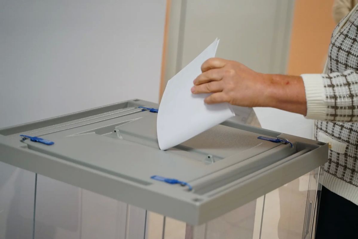 Первые избиратели уже проголосовали в Химках Первые избиратели уже проголосовали в Химках
