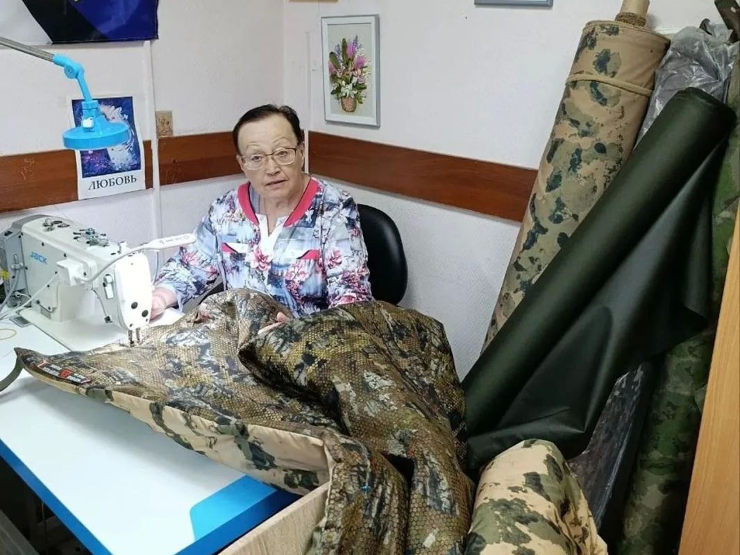 Волонтёры из Котельников Московской области изготовили 12 маскировочных сетей и 45 тактических носилок Волонтёры из Котельников Московской области изготовили 12 маскировочных сетей и 45 тактических носилок