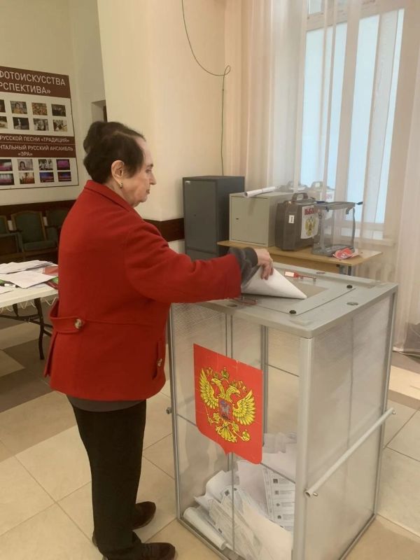 Активисты общественных организаций с самого утра приходят на избирательные участки Подольска Активисты общественных организаций с самого утра приходят на избирательные участки Подольска