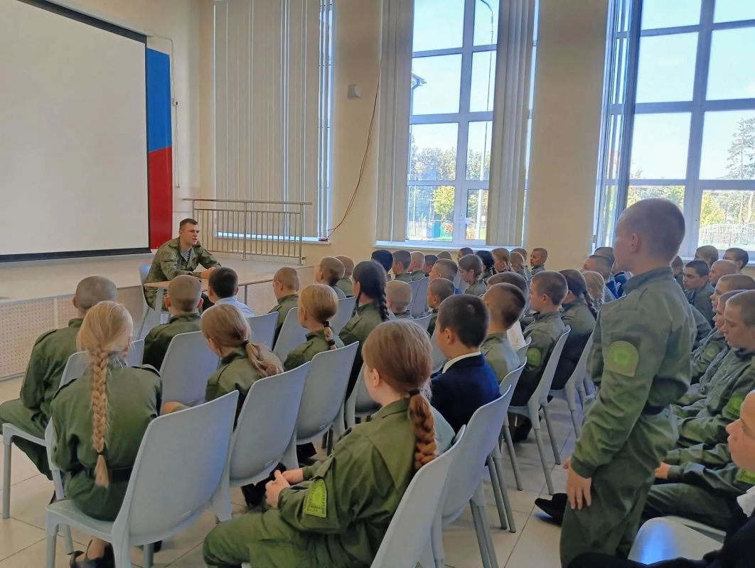 17 сентября в Ногинском кадетском корпусе имени Героя Советского Союза Б. В. Громова в рамках программы патриотического воспитания прошла встреча кадет с участником Специальной военной операции Сергеем Комаровым — бывшим...
